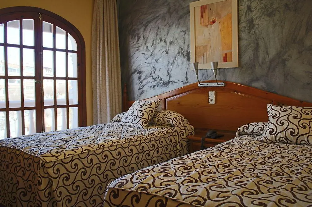Hotel La Curva Albolote 0*,