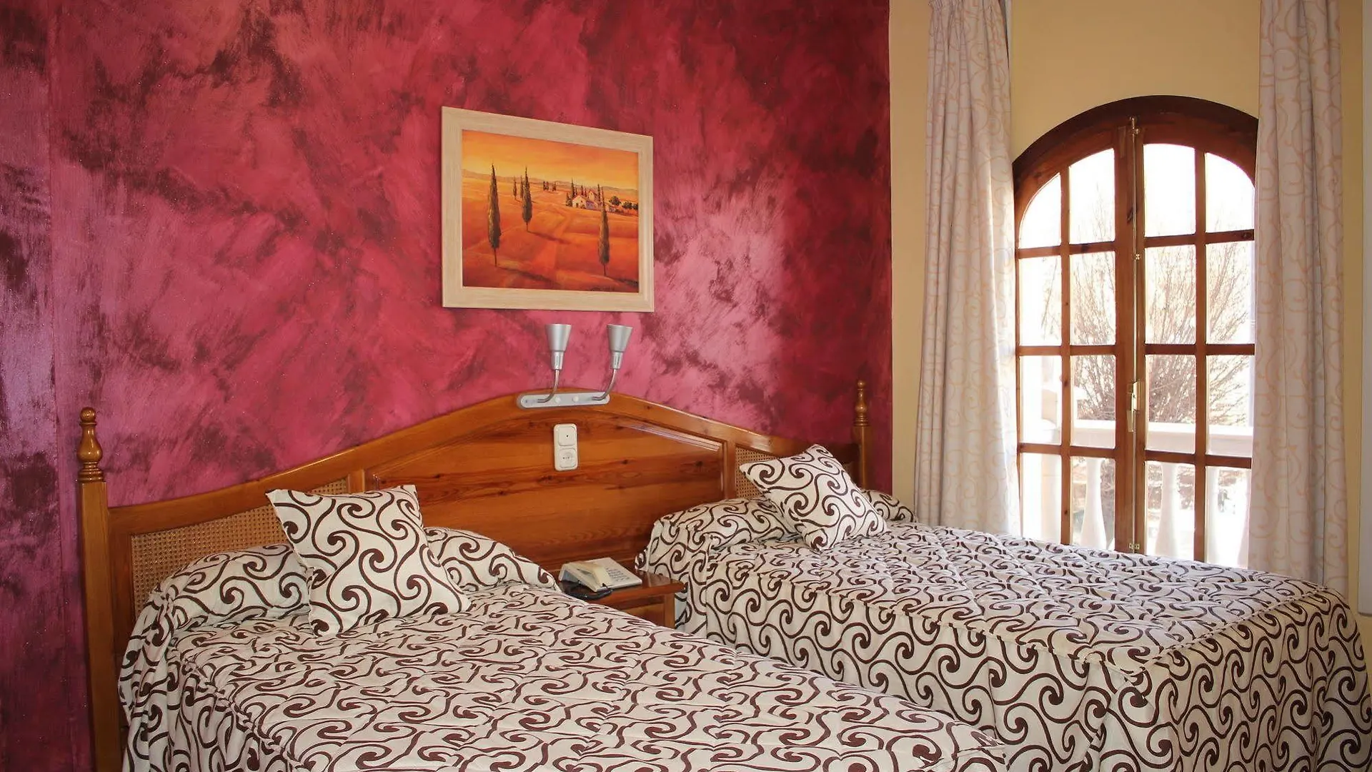 Hotel La Curva Albolote 0*,